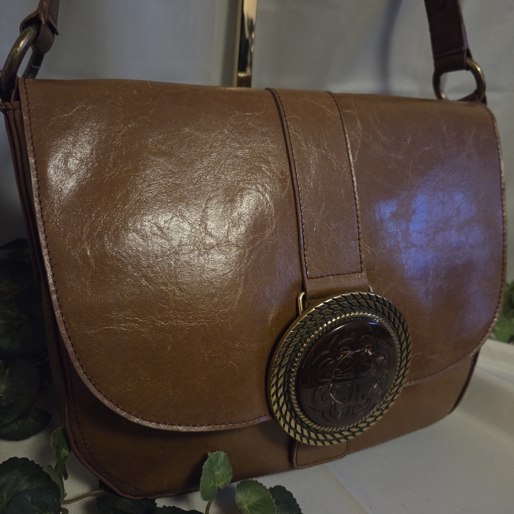 Vintage 70s Boho Brown Leather Saddle Bag Medallion Clasp Shoulder Purse Retro
